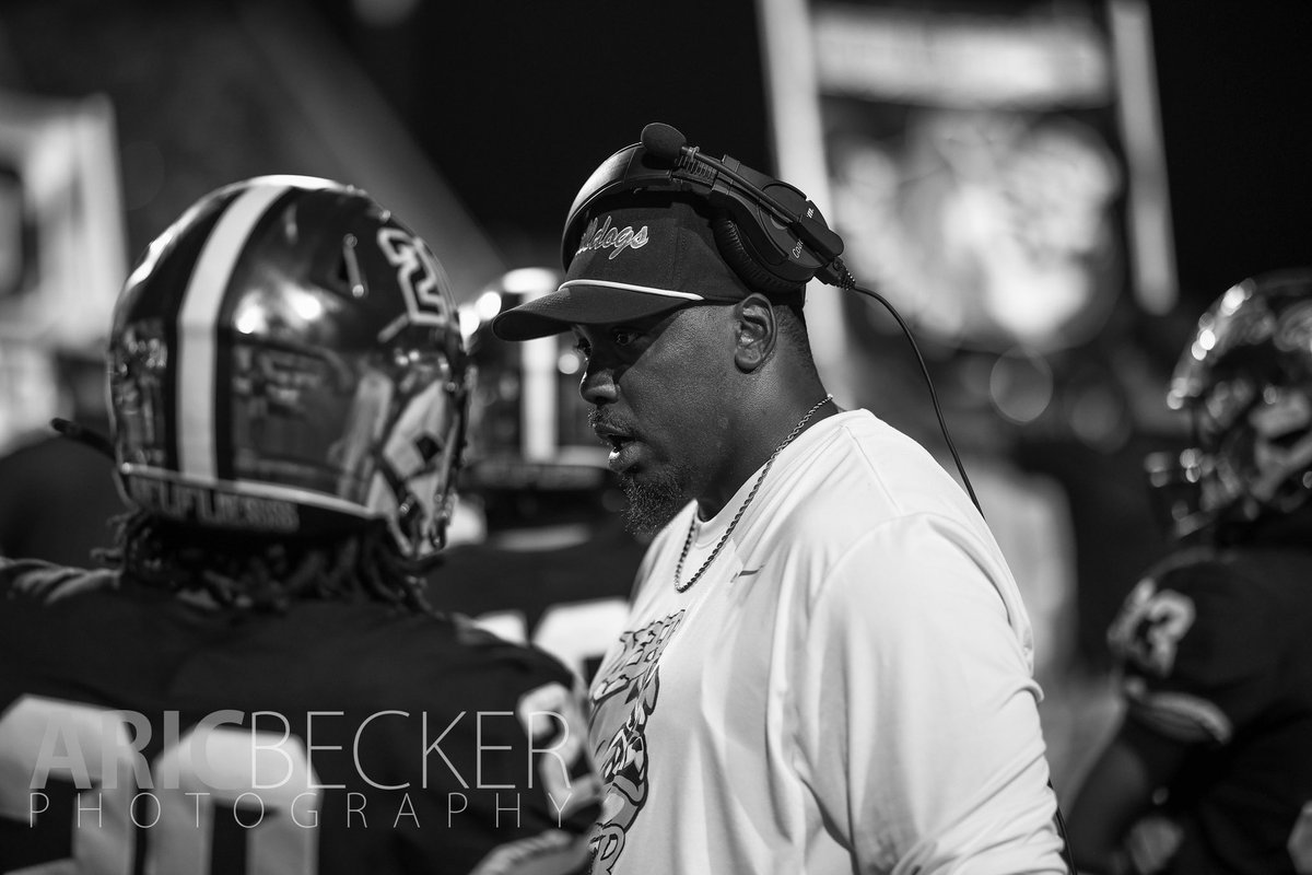 Even with everything going on w/ Tayt, Chrissy told me: “You need 2 go shoot the game tonight.”
Covered the I-30 rivalry in Royse City — not the outcome we wanted, but it was therapy for me.
Those who stopped to talk: THANK YOU. The love + stories about Tayt mean more than words.