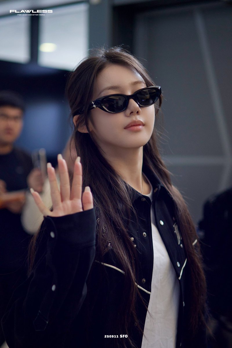 🝳 𝑹𝒐𝒓𝒂 ೀ (@leedayiin) on Twitter photo 