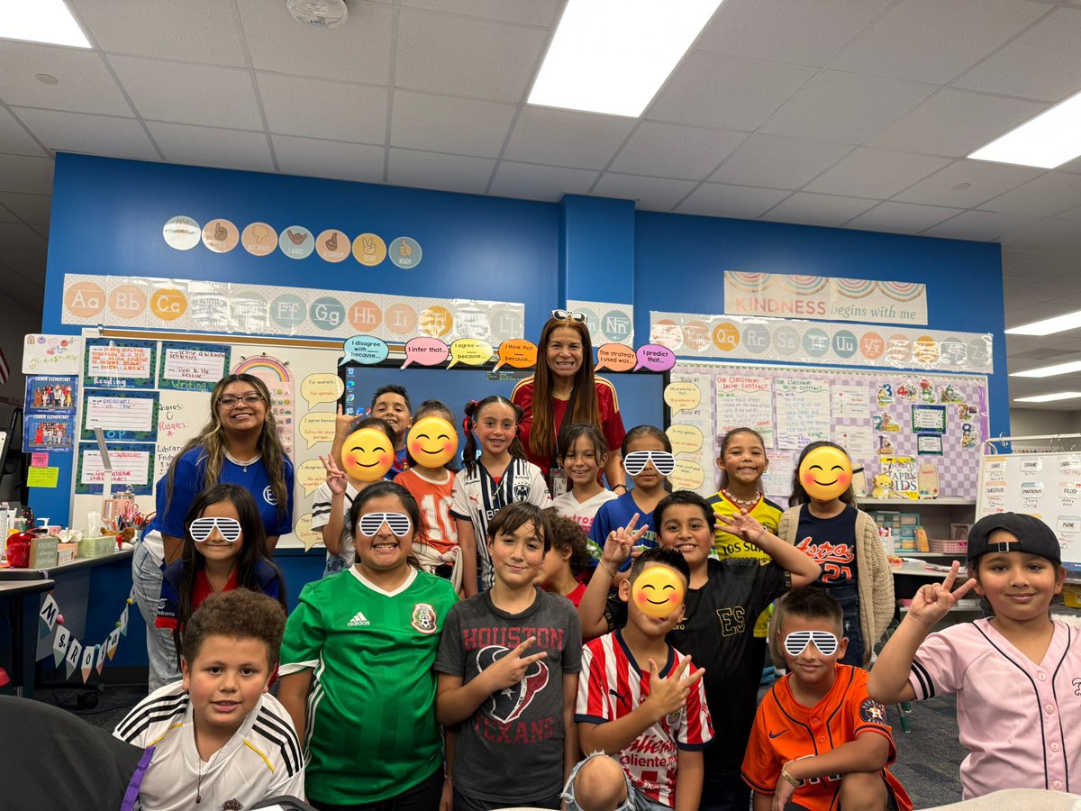 msr0sales's tweet photo. Some highlights from Digital Citizenship Week 🤩 Team Shirt Day, Western Day, and Animal Print Day 🐆 https://t.co/t4Uh2tR3Pv
