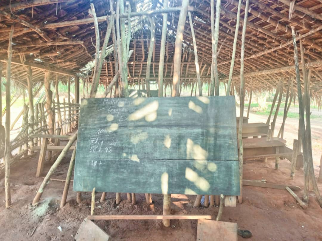 MichelMuvudi's tweet image. Appel à #actioncollective: cette école s&apos;appelle EP Tanga, elle est à Gemena. Les jeunes du  #GroupeCIDE se mobilisent pour lui offrir un minimum d&apos;infrastructures d&apos;ici fin 2025. Si vous voulez y participer, appeler notre coordonnateur GroupeCIDE Gemena : 0810055949. #Ensemble