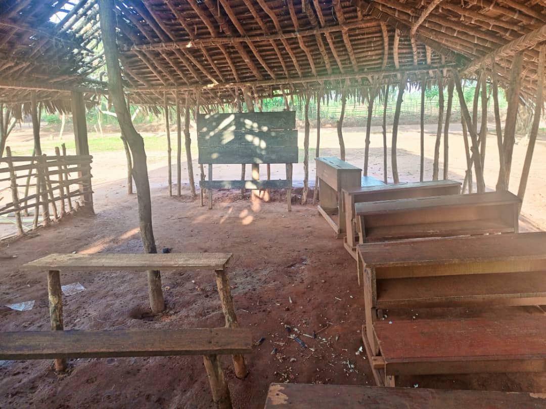 MichelMuvudi's tweet image. Appel à #actioncollective: cette école s&apos;appelle EP Tanga, elle est à Gemena. Les jeunes du  #GroupeCIDE se mobilisent pour lui offrir un minimum d&apos;infrastructures d&apos;ici fin 2025. Si vous voulez y participer, appeler notre coordonnateur GroupeCIDE Gemena : 0810055949. #Ensemble