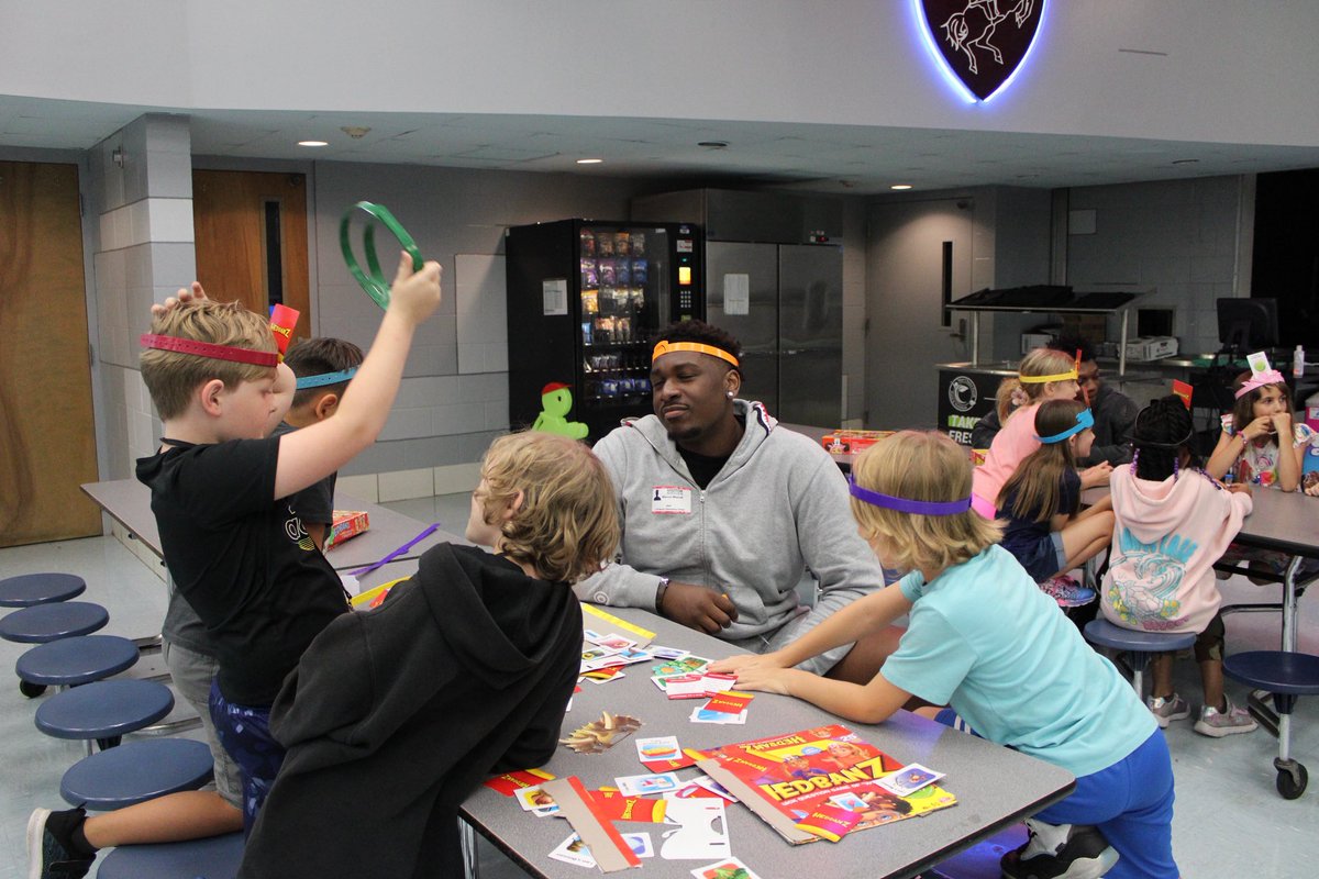 Had a great time at Norton Elementary school! It feels good to be able to give back and inspire the next generation learn more with the link below #fvfoundation
<a href="/Fl_Victorious/">Florida Victorious</a> 
edfoundationac.org