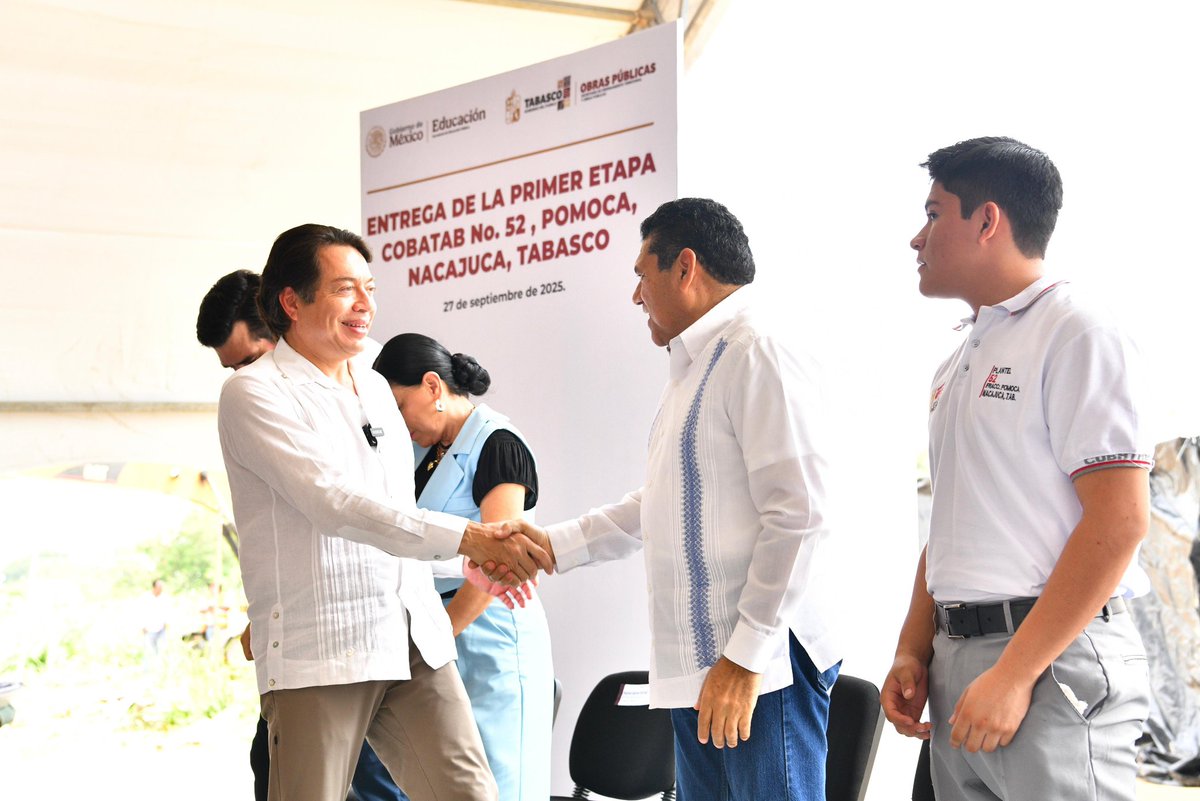 Muy contentos inauguramos esta primera etapa del Plantel 52 del Colegio de Bachilleres de Tabasco, en Pomoca, #Nacajuca; era un compromiso con los habitantes de este fraccionamiento donde viven muchas familias trabajadoras y había la necesidad de tener un centro educativo.