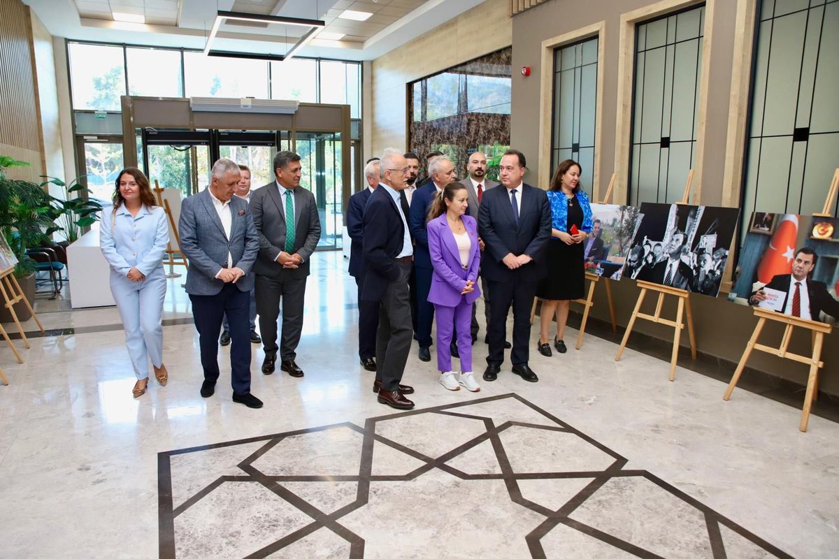Cumhuriyet Halk Partisi Geçmiş Dönem Genel Başkanımız Murat KARAYALÇIN, İl Başkanımız İlksen ÖZALPER, İl Yönetim Kurulu Üyelerimiz CHP Manisa Milletvekilimiz Ahmet Vehbi BAKIRLIOĞLU, Şehzadeler İlçe Başkanımız Mert ÖZKÖSEMEN, Yunusemre İlçe Başkanımız Yalçın ARCAK,