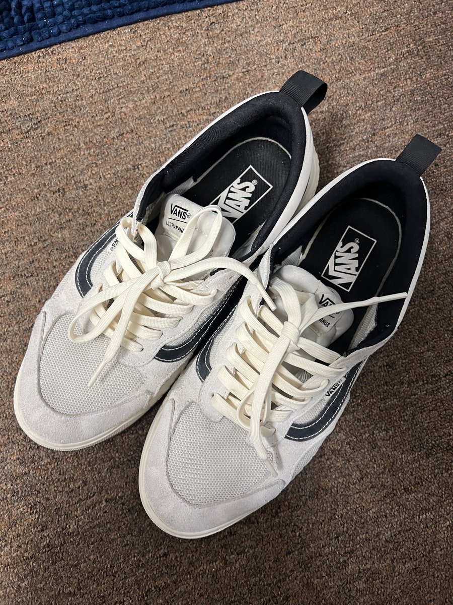 me: “never been interested to have vans shoes!”

also me: udah 6 bulan pake ini gak ganti2 😄 I think, this is the most comfortable shoes I’ve ever had 🙌