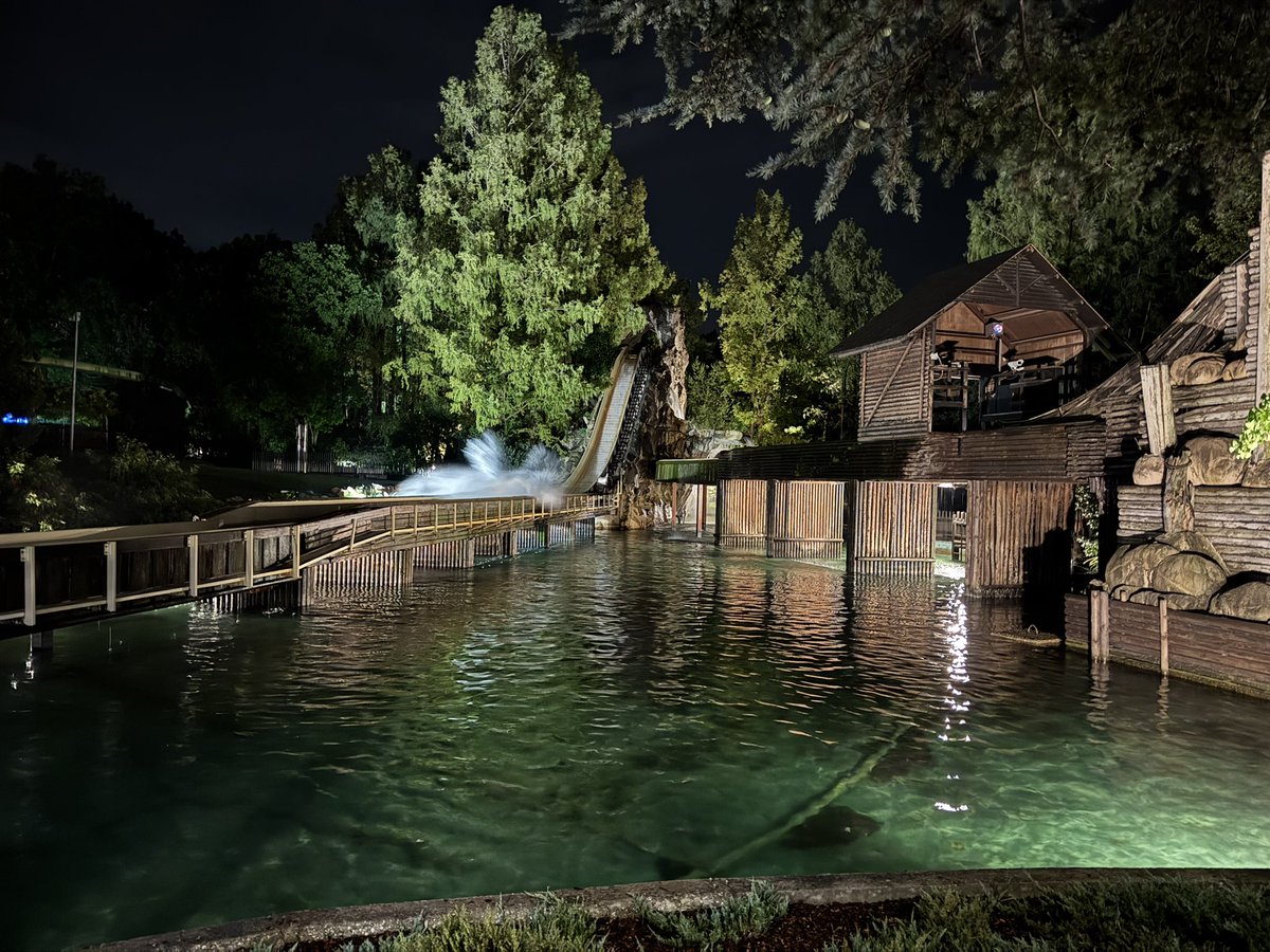 richardpaulmatt's tweet image. Gardaland even still has its log flume. Night ride 😍