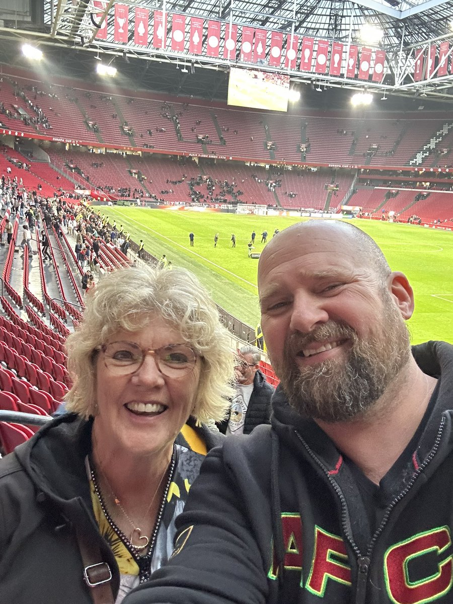 Moeders met haar #ajaxdebuut <a href="/AjaxFancare/">Ajax Fancare</a>