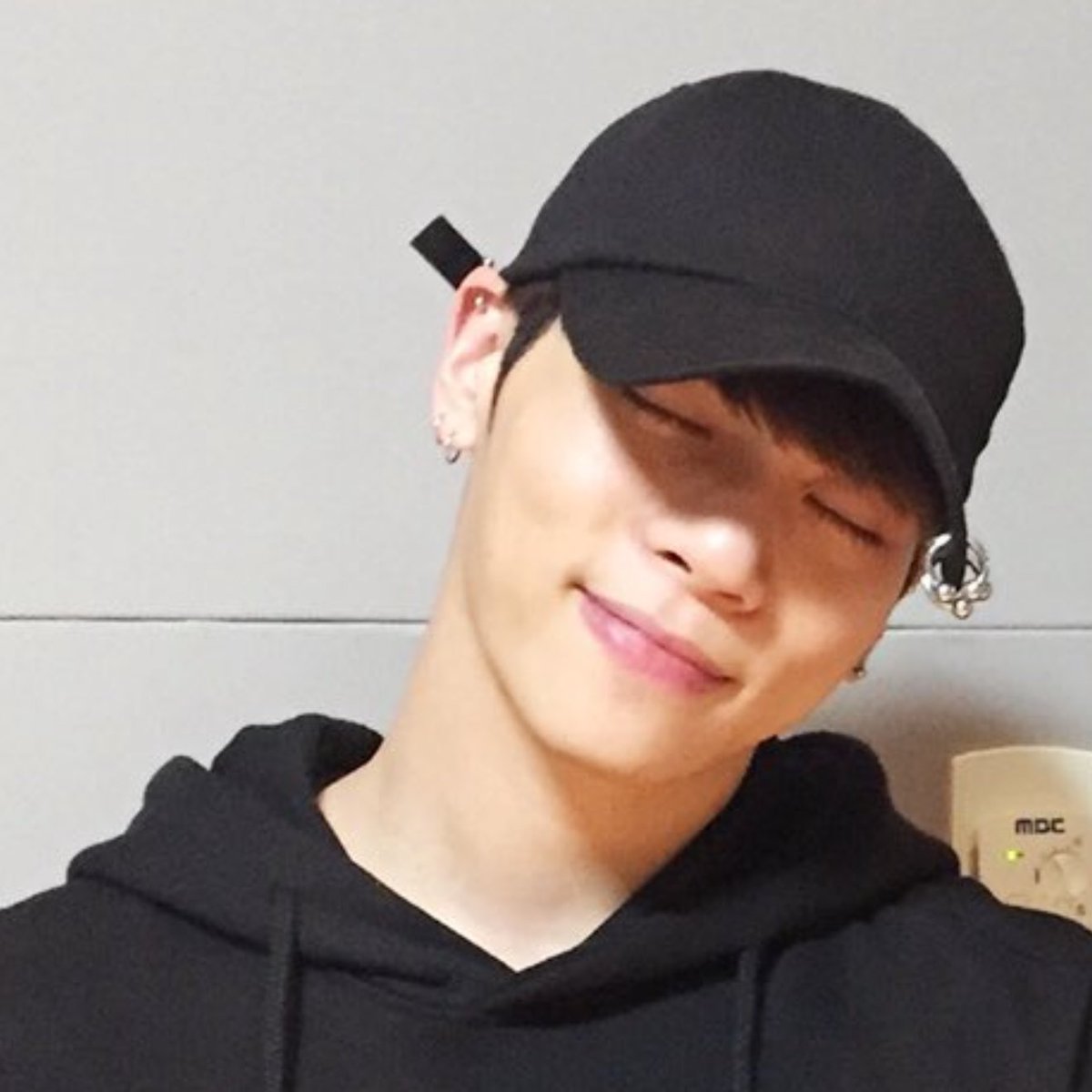 jonghyyun's tweet photo. aaaaah my jongtae https://t.co/PEM1eCamZu
