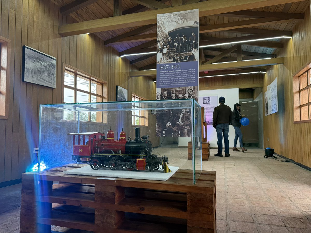 Hoy #LaHistoriaSeRecupera 🚂

Fuimos parte de la inauguración del #ParqueDelFerrocarril. 

Un espacio para disfrutar en familia, que es parte de la #Propuesta73.

La obra tuvo una inversión de USD 3.116.356.

¡Conoce este espacio con tu familia! 
<a href="/czamoramatute/">Cristian Zamora M</a> 
<a href="/MunicipioCuenca/">Municipio Cuenca</a>