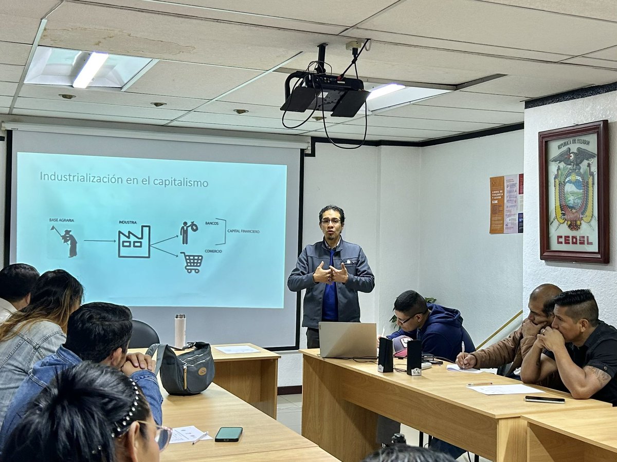 📚✊ Hoy celebramos el Primer Encuentro Presencial de la Escuela Político Sindical de la CEOSL, en Quito.
Un espacio de reflexión, formación y debate sobre la realidad de las y los trabajadores en el Ecuador: desde los efectos del aumento del diésel, hasta las perspectivas