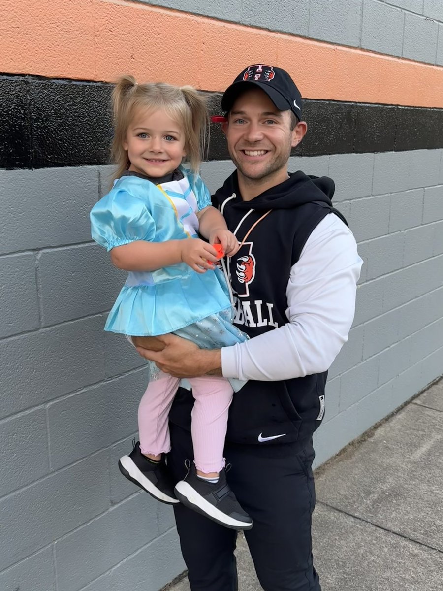 A princess costume seems like appropriate attire for a homecoming game.. 

Always love finding my girl before and after games, but it’s extra special when we can celebrate a win together - especially as 30 point dogs