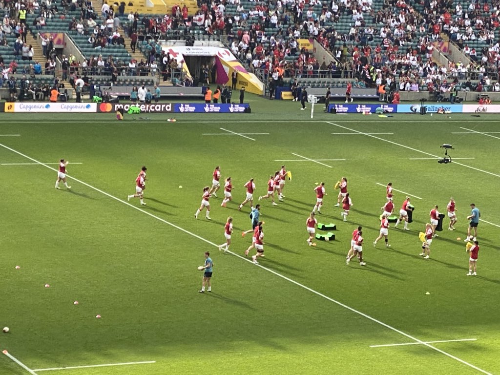 Reckon that’s too many players. It’s going to be a great event. <a href="/RedRosesRugby/">Red Roses</a>