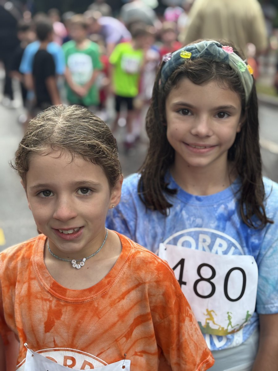 jbland100's tweet photo. A little rain can’t hold us back! 

The @MorrisBrandonES 2025 Fun Run was a hit!  Shoutout to all the students, parents, organizers, staff and winners who participated!

@apsupdate https://t.co/sIo6AwUJb4