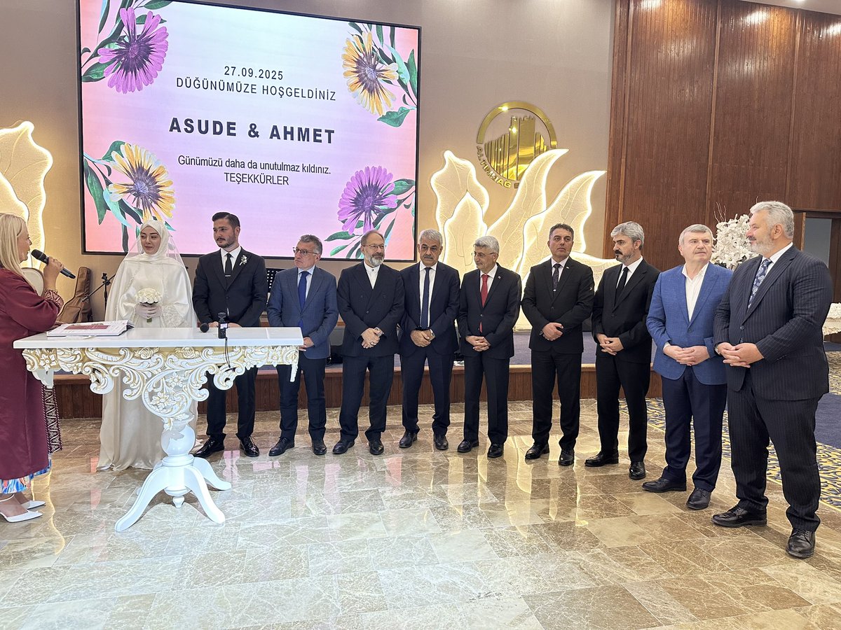 avabdullahguler's tweet photo. AK Parti Grup Başkanlığı'mızda beraber mesai yaptığımız danışmanım Ahmet Emin Özbek ve Asude Özkan kardeşlerimizin nikah merasimlerine katılarak nikah akitlerine şahitlik ettik. 

Özbek ve Özkan ailelerini tebrik ediyor, Ahmet Emin ve Asude kardeşlerimize iki cihan saadeti diliyorum.