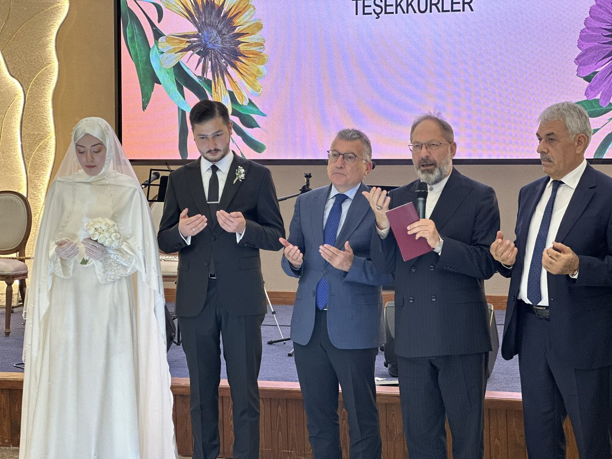 avabdullahguler's tweet photo. AK Parti Grup Başkanlığı'mızda beraber mesai yaptığımız danışmanım Ahmet Emin Özbek ve Asude Özkan kardeşlerimizin nikah merasimlerine katılarak nikah akitlerine şahitlik ettik. 

Özbek ve Özkan ailelerini tebrik ediyor, Ahmet Emin ve Asude kardeşlerimize iki cihan saadeti diliyorum.