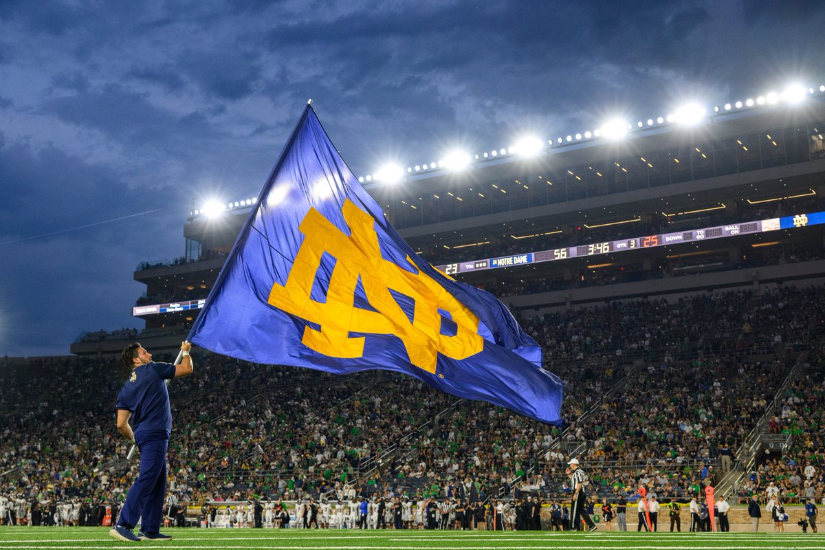 GO IRISH! BEAT RAZORBACKS! ☘️👏 <a href="/FightingIrish/">The Fighting Irish</a> <a href="/NDFootball/">Notre Dame Football</a>
