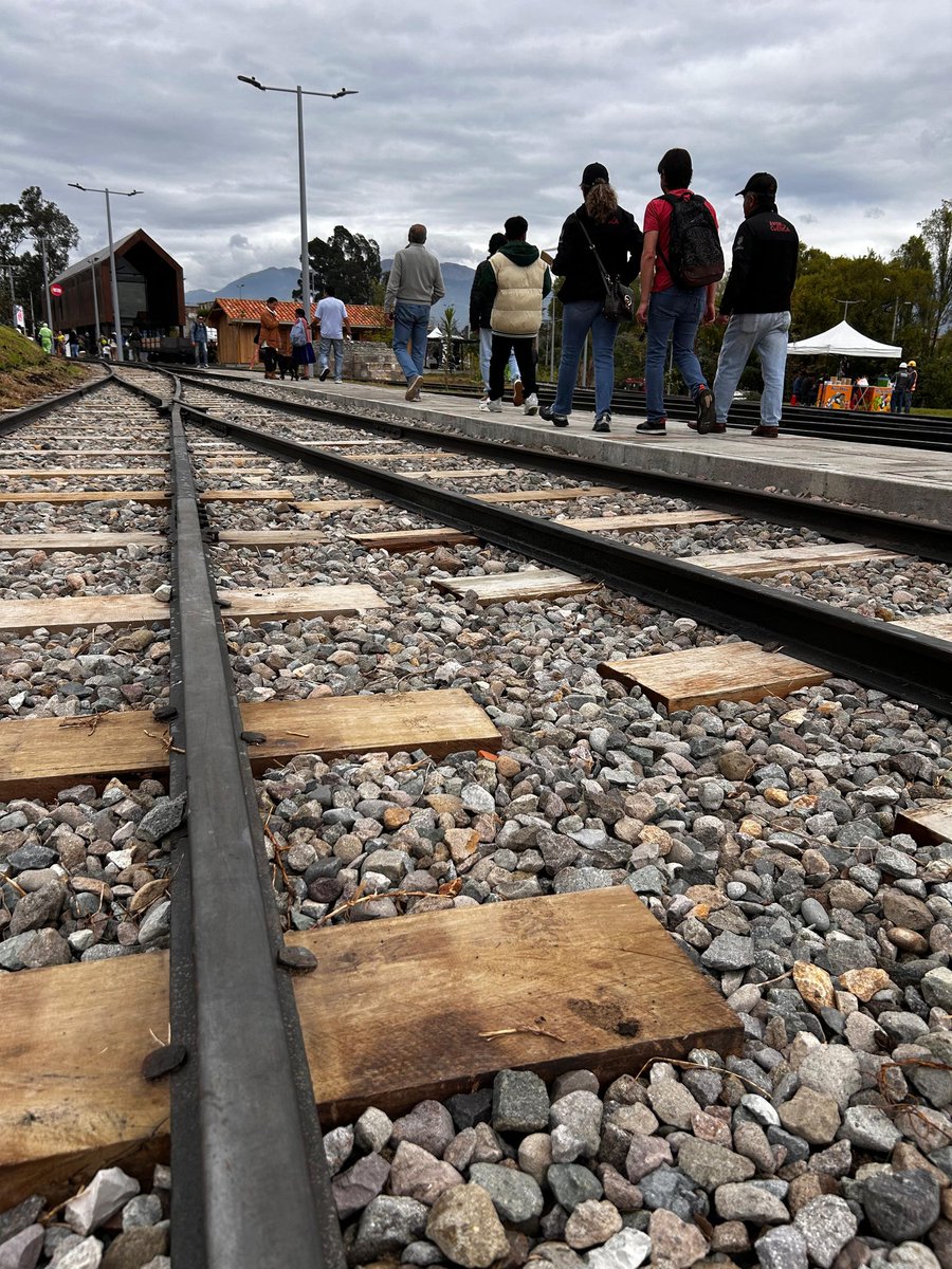 🌟 ¡Gapal se viste de fiesta!

Este sábado inauguramos el nuevo Parque del Ferrocarril, un lugar para disfrutar en familia y recordar la historia ferroviaria de #Cuenca 🚂.

Un sábado perfecto para compartir, pasear y vivir la emoción de recuperar un sitio lleno de memoria.

💚