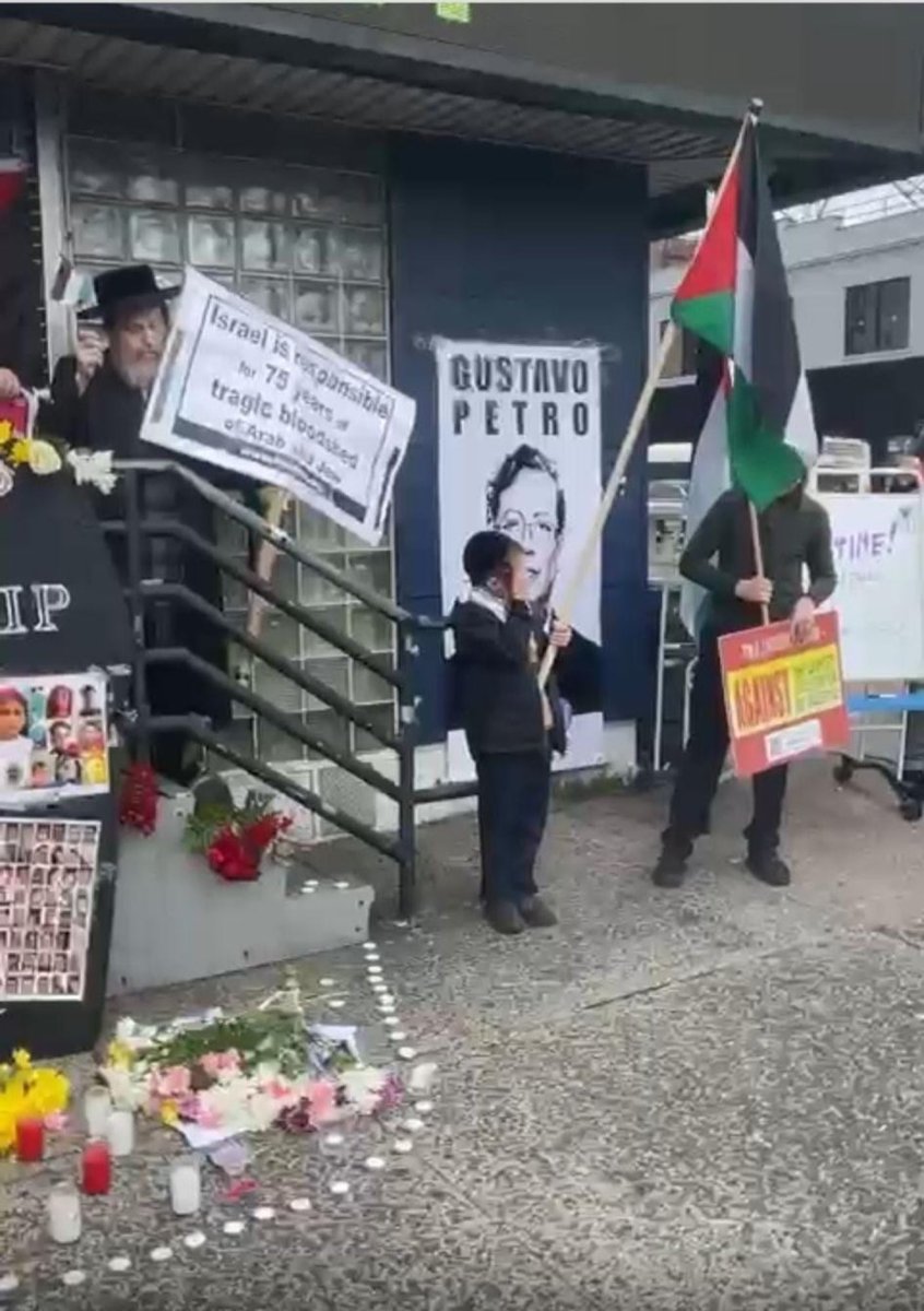 lapestilencia's tweet image. a gustavo petro la aman judios y musulmanes por igual, va a unificar las religiones del mundo.