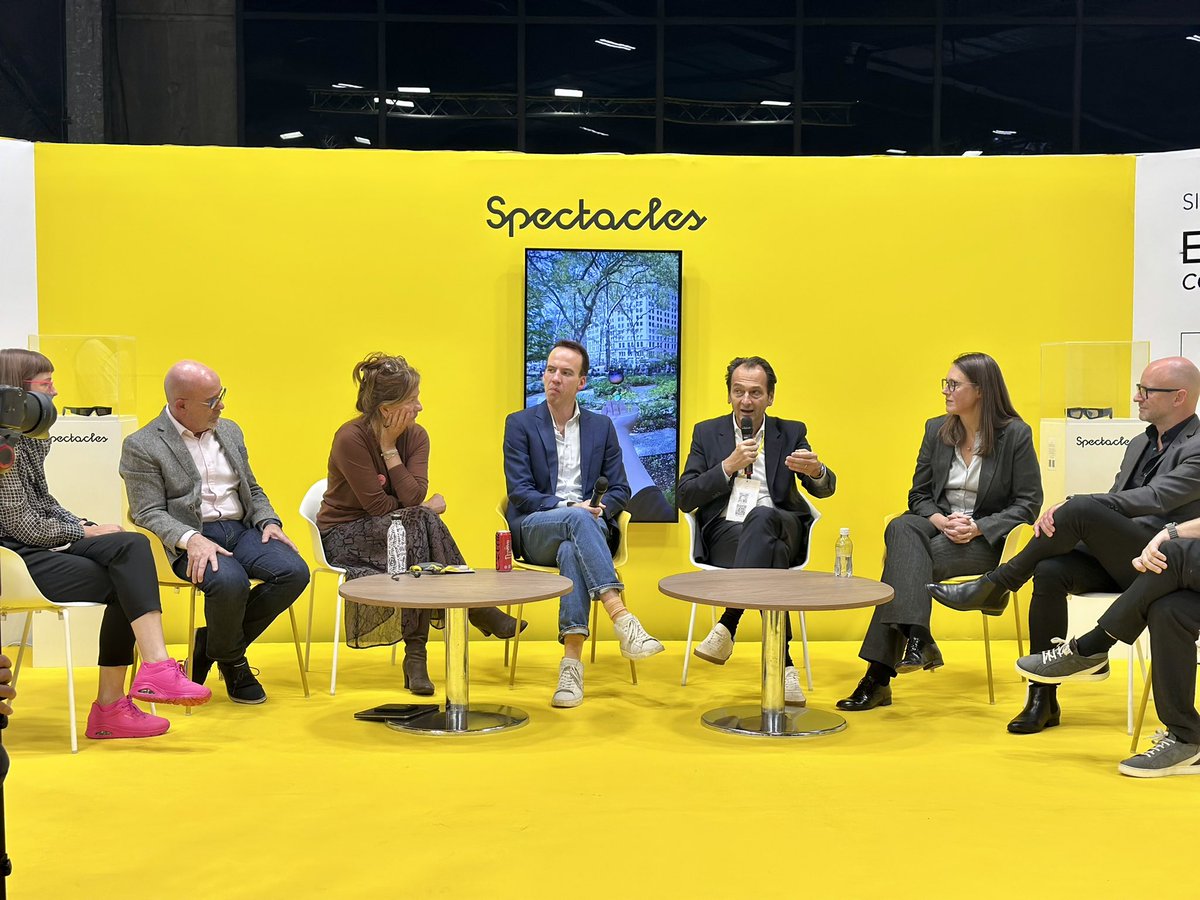 silmoparis's tweet image. 👓 The SILMO NEXT Expert Committee united designers, distributors, health pros &amp;amp; tech experts to explore the future of optics &amp;amp; eyewear.
📍 Discover their insights in the Futurology area, Hall 6! 😎 #SILMOParis

🎟️ bit.ly/4kDkCeB