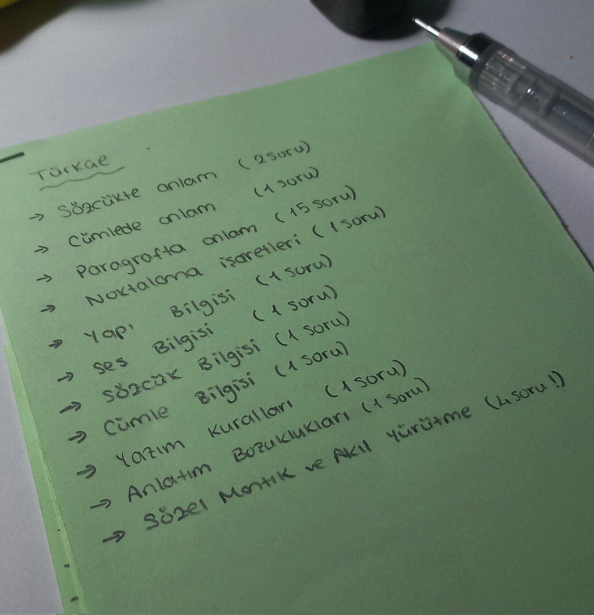 an itibariyle kpsssel adım attım BASLIYORUZ🫵🏻🫵🏻🫵🏻  (pzt günü)