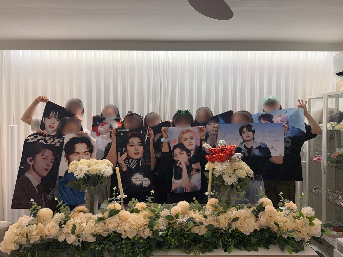 choi_chwe_bro's tweet photo. 댜들 오랜만이야💖
사진도 많이 찍고~~ 릴스도 찍고~~선물 교환도 잘 했고~~ 힐링 최고야‼️

태그 안되는 @everyday_woo_ @Zojia218 https://t.co/L6pgSu8DuD