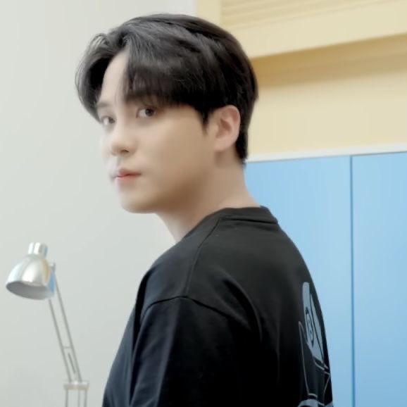 jonghoping's tweet photo. 🤍🩵 https://t.co/LMN3JmRqGR
