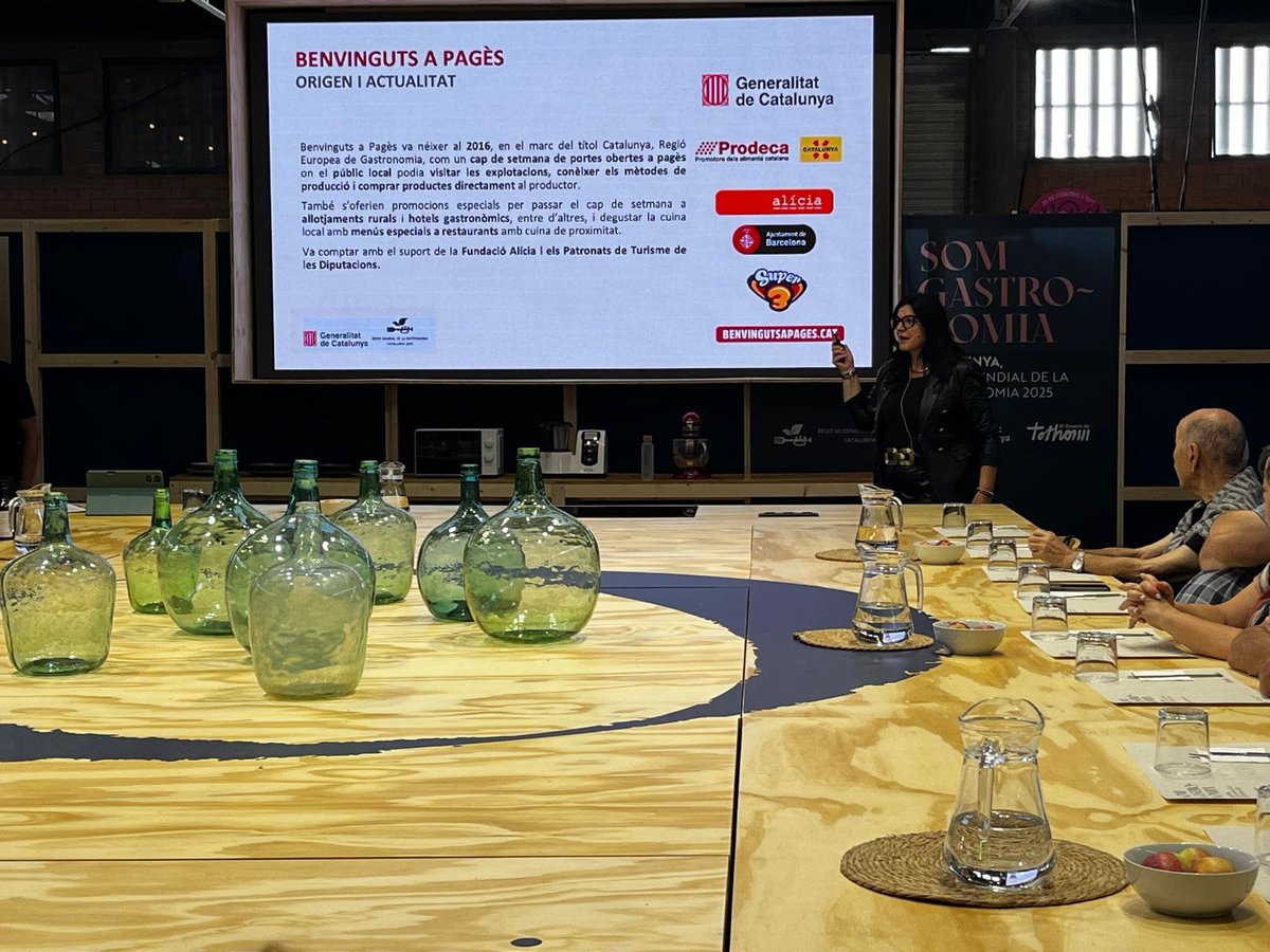 prodeCAT's tweet photo. 📌Avui arrenca la #FiraMOS de Lleida!
Catalunya hi projecta el seu reconeixement com a #CRMG2025 amb un programa d’activitats que fa valdre el nostre patrimoni culinari.
🍽️Tallers, tastos i projectes estratègics que connecten cuina, territori i societat
🔗https://t.co/5IG1C1D059 https://t.co/F4PQWO5X1h