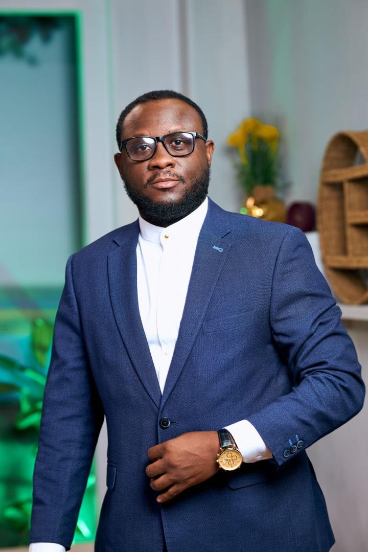 lawexpressgh_'s tweet photo. It’s Appreciation Saturday. 🙌
Today we celebrate @TonnyNyarko, Esq. for his remarkable contributions on Law Express. Your knowledge and dedication continue to make our conversations on the law more meaningful. Thank you for sharing your expertise with us. https://t.co/A8FHHA6rQY