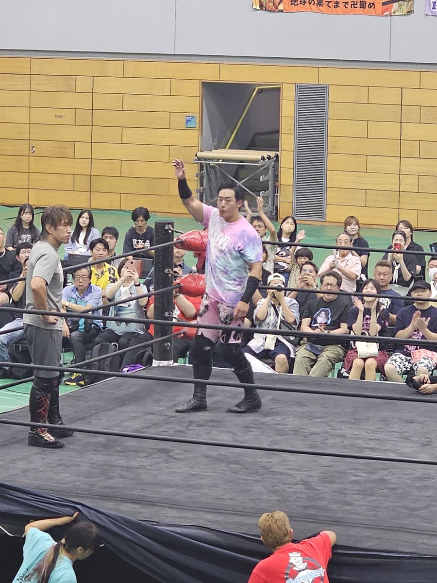 sanaes37's tweet image. またもや私は一目惚れをしたようだ。
T-Hawk選手に。
強い、カッコいい。
そして、試合の後に、遠くから写真を撮っていたら、おいでおいでして近くで写真を撮らせてくださった！
はぁぁ…
#GLEAT 
#THawk