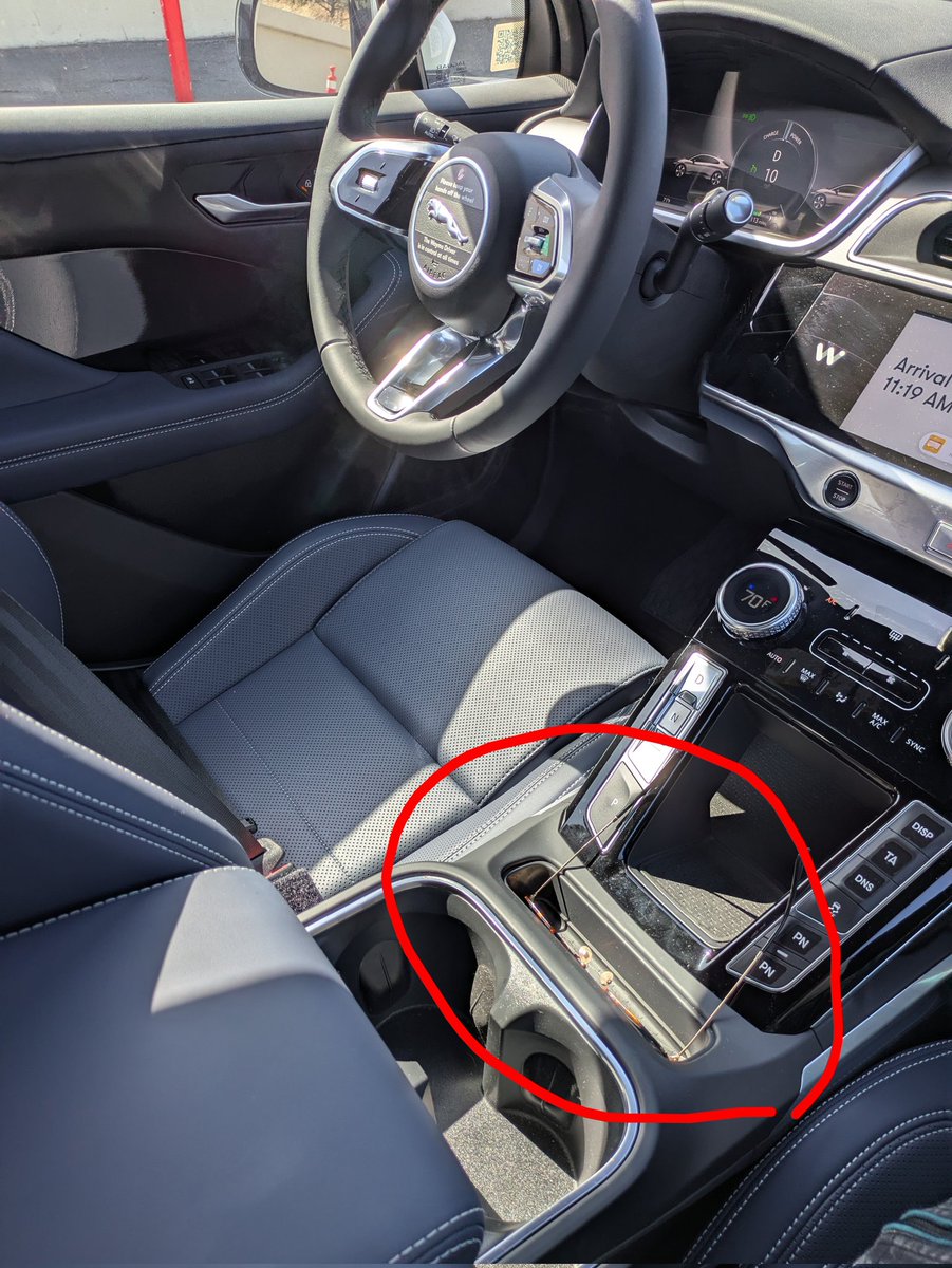 Oh! The ghost-robot driver left his sun glasses in this self-driving taxi #waymo #sfo