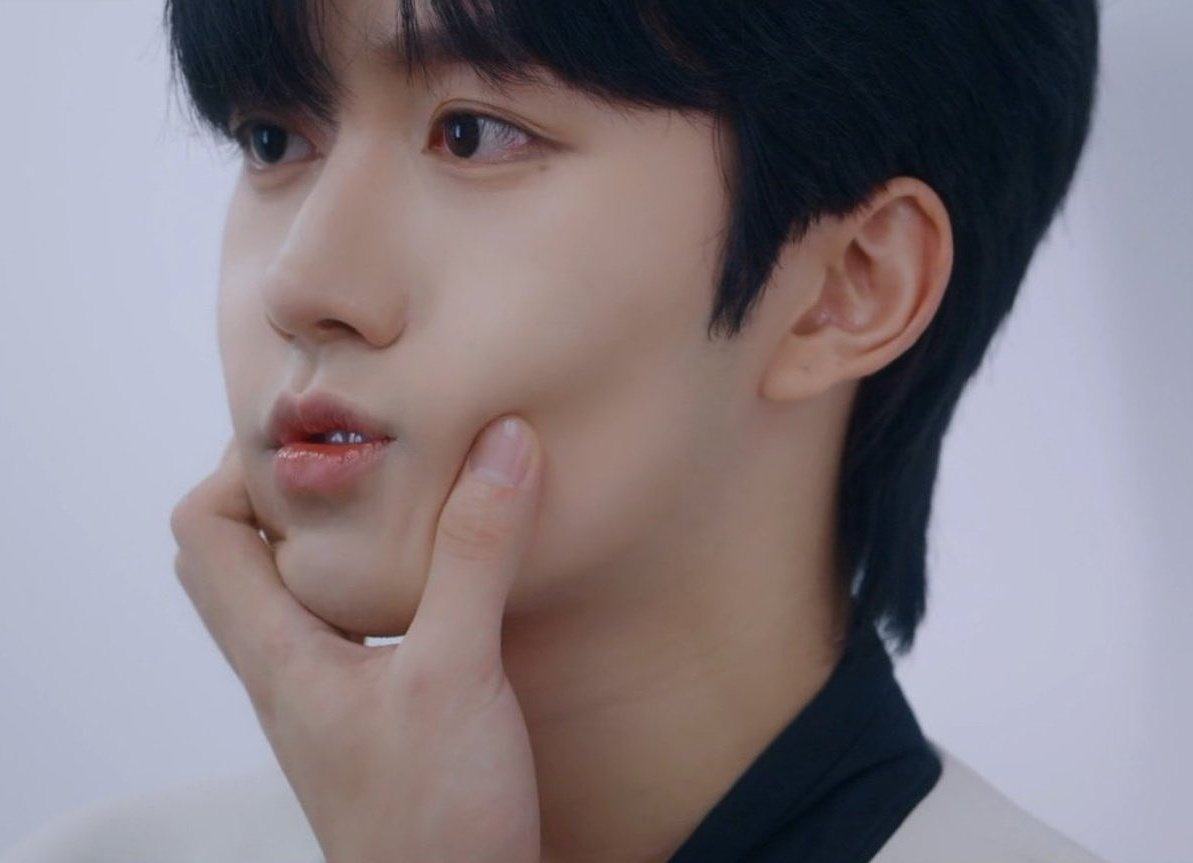 My cute babyyyy ♡(˃͈ ˂͈ )

#HuaYong #DesireTheSeries #ABODesire #HuangXing #黄鑫 #EliotHuang #DesireTheSeriesEP14