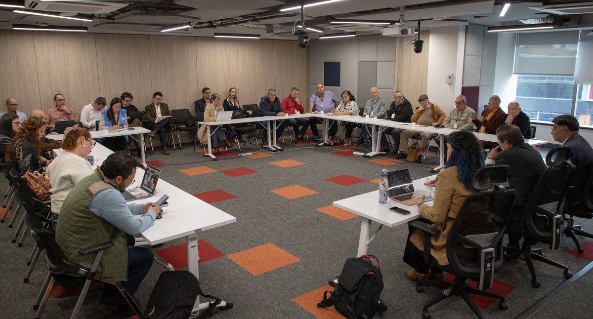 #ComunicadoJEP | Con un encuentro entre la JEP, los 7 miembros del último Secretariado de las Farc-EP, la Fundación Revipaz y entidades del Estado, inicia el cumplimiento de la sentencia restaurativa por los secuestros
🧵Abrimos hilo con los detalles