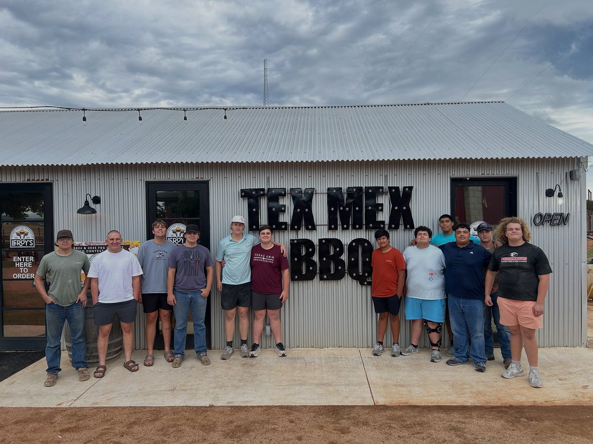 Linemen Dinner before the District Opener vs Uvalde! Thanks to @leroystexmexbbq for the hospitality and great food! #WeAreBigBoys #beefboys #überalles