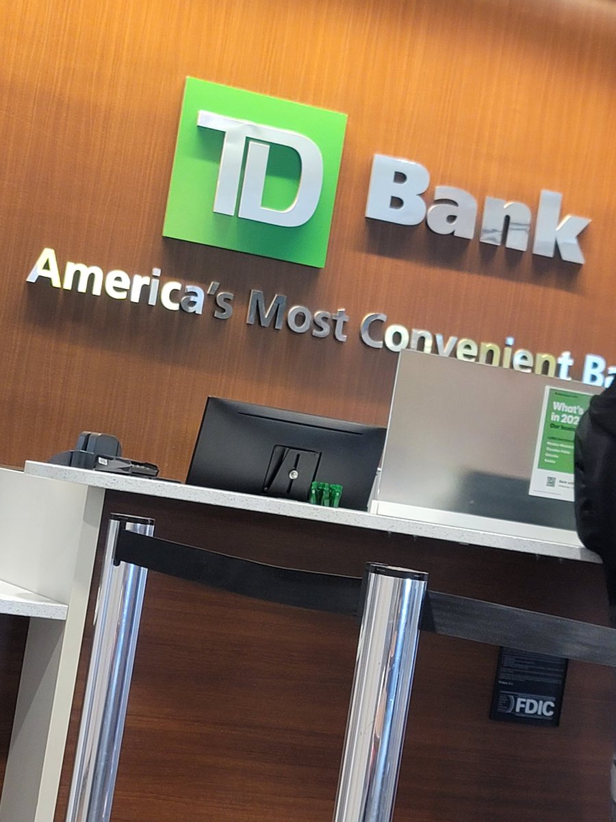 ROLLAsMusicc's tweet image. I'm at the bank making deposits, I'm not saying I'm rich but I'm close enough I have money to INVEST to secure my future. #moneyinvestments #securedfuture