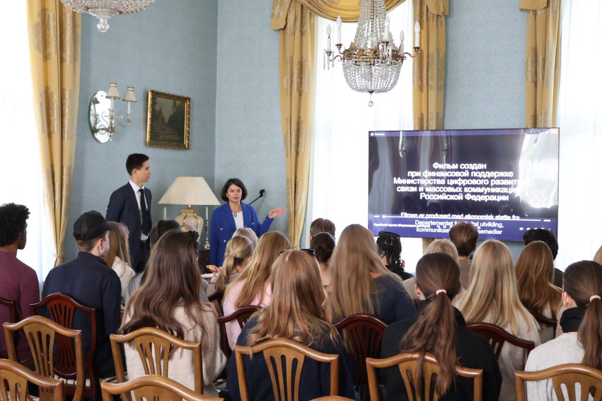 RusEmbNo's tweet image. 🇷🇺🇳🇴 On the meeting at the Embassy of Russia with Norwegian school students 

On 24 September, the Russian Embassy in Norway hosted an educational event for Norwegian schoolchildren dedicated to the history of the Cold War.

🎥 As part of the meeting, students from one of Oslo's…
