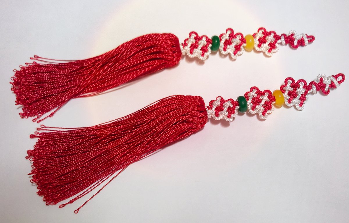 저숭라라캔디 옥춘 키링도 준비중입니다 :D ....!
(레진 디자인 n번째 실패중)

옥춘은 저잣거리 한정제품으로 찾아뵐예정입니다:9