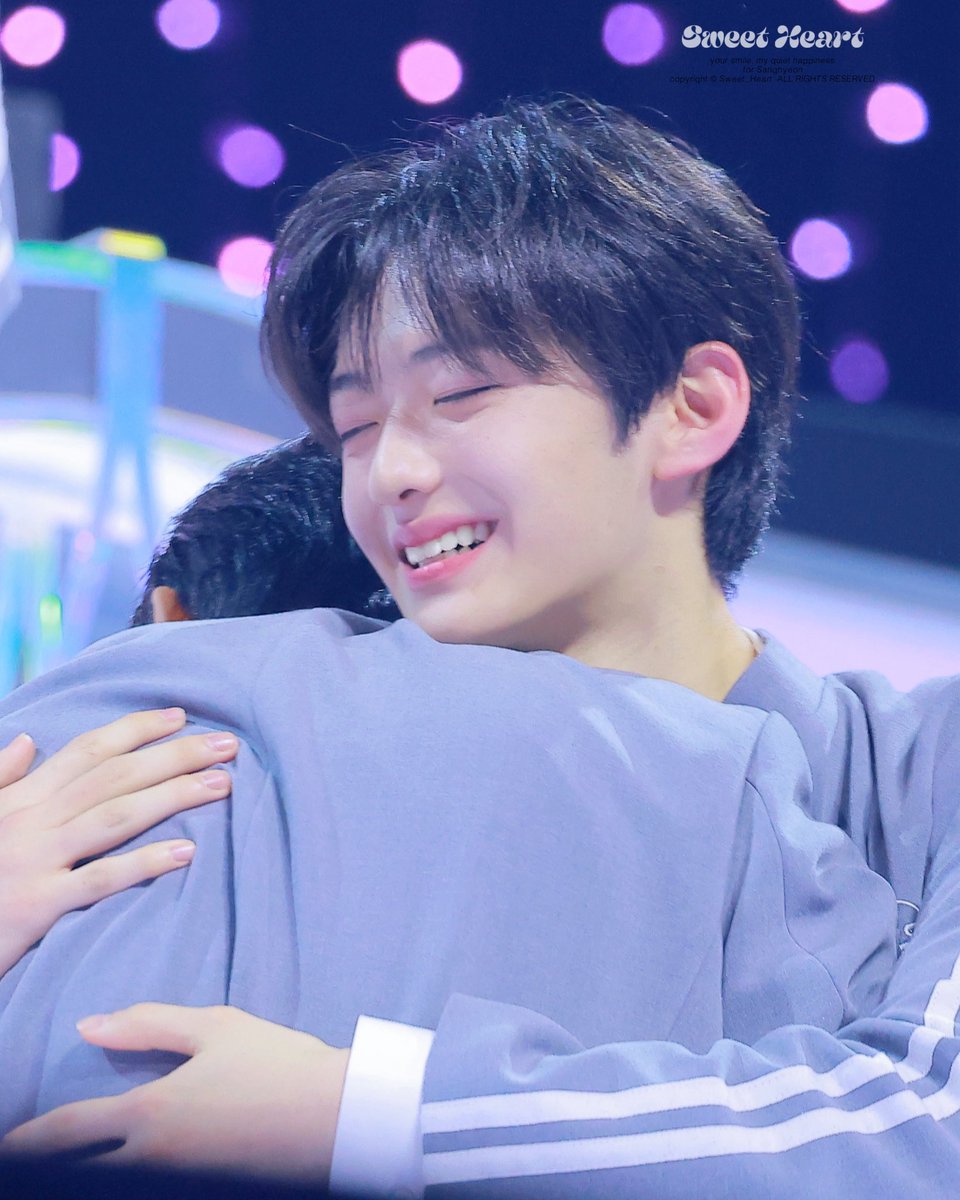 250925

상혀니 웃는 모습 누나가 지켜줄게🤍

#ALPHADRIVEONE #ALD1
#알파드라이브원 #정상현 #CHUNGSANGHYEON