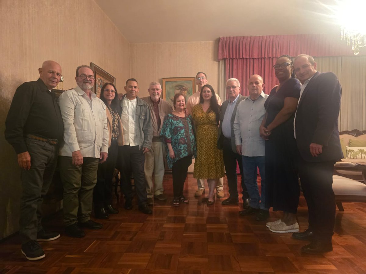 Fue de mucho interés haber compartido con delegación del <a href="/PartidoPCC/">Partido Comunista de Cuba</a> q participa en XXIX Seminario Internacional “Los partidos y una nueva sociedad”, organizado x <a href="/PTnacionalMX/">Partido del Trabajo México</a> 🤝🇨🇺🇲🇽

Un espacio para el diálogo fraternal y el fortalecimiento de los lazos entre nuestros pueblos.
