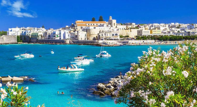 ItalyGroupTours's tweet image. Otranto turquoise waters meet ancient walls and every breeze carries a whisper from Byzantines, Normans, and poets. Swim, wander, linger. The Adriatic has stories to tell.

#AnemosTours #OtrantoEscape #PugliaUnveiled