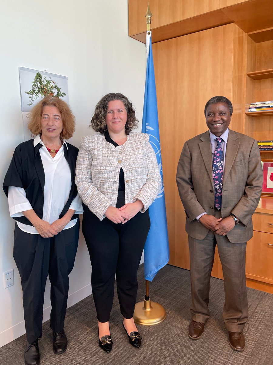 UNOSAPG's tweet image. Special Adviser on the Prevention of Genocide Beyani &amp;amp; Special Adviser on the Responsibility to Protect Bleeker met with 🇦🇺 @dfat Ms. Angela Robinson. 

At #UNGA80, they discussed efforts to enhance atrocity prevention at the multilateral level, and at all stages.