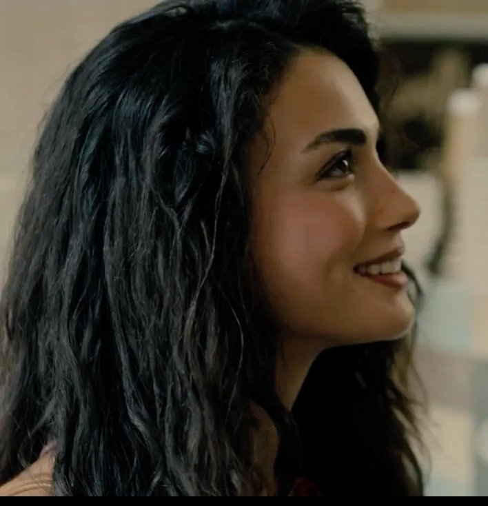 ÖzgeYağız doĝum gunu için Safir dizisi YouTube sayfasinin paylaşti kareler 🔥🥰😘#ÖzgeYağız