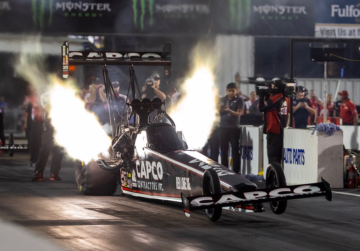 SteveTorrence's tweet image. Controlled CHAOS. #MidwestNats
@redlineoil • @MacTools38 • #TGRNA • @LincolnElectric • @NHRA • #HowBoutDemCAPCOBoys