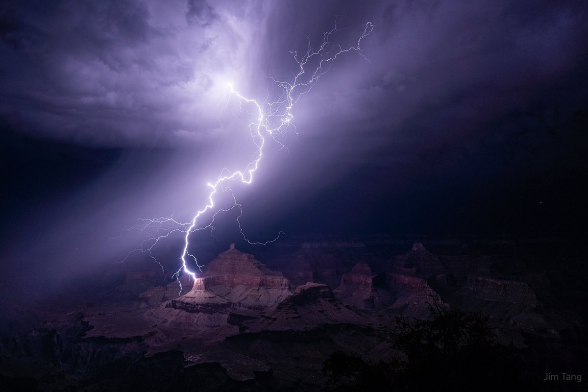 wxmann's tweet image. The first bolt in the Grand Canyon on Thursday night striking just underneath Isis Temple, as viewed from Yavapai Point #azwx
