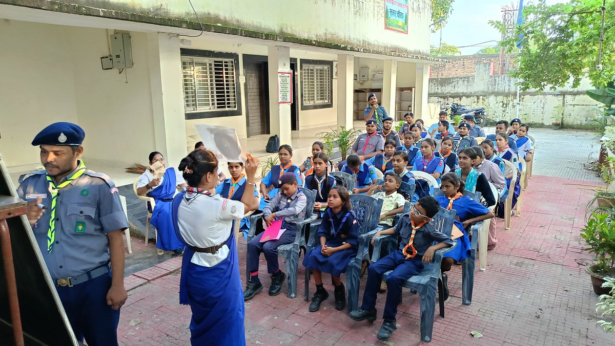 NorthCentralRa1's tweet photo. Today, a class on Climate Change was conducted at the Scout Hut, where children were given information about nature."Save Tree Save Life @SATPALS93940301 @UNFCCC @ClimateReality https://t.co/AtGjLZxiE9