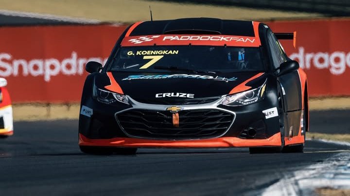 Jhoneonboa46140's tweet photo. #STOCKLIGHT – Estreando pela artconracing, rafamartins brilhou no Velocitta e conquistou sua primeira vitória na categoria, dominando a corrida 1 de ponta a ponta.

O líder do campeonato, enzo bedani (w2progp), garantiu a segunda posição, https://t.co/RJ0JMAakrt