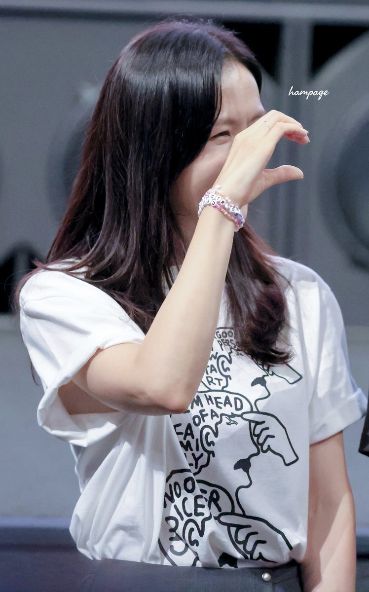 250927 영화 #어쩔수가없다 무대인사

🫶🏻

#손예진