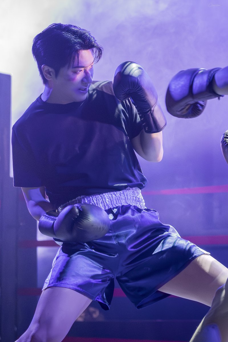 250927 조선의 복서 스페셜 커튼콜
<최후의 링 위에서>

최요한 役 | #이진혁

단 한 번 마주친 눈빛에 
주먹이 꽂히고 쓰러지는 챔피언 
𝘾𝙤𝙪𝙣𝙩𝙙𝙤𝙬𝙣