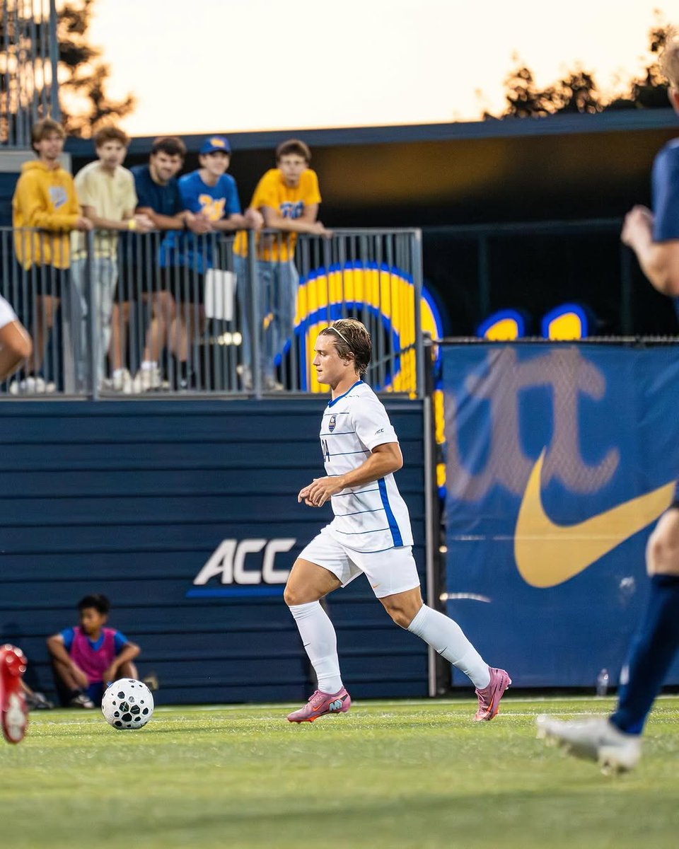 JoserNunez91's tweet image. Trying my best to keep up with Union II alumni now playing at the college level (though I should probably leave that work to @MarkKelkenberg and @DylanRLane of @CSMatchday). 

Still, goodness—what a season Gavin Wetzel is having at Pitt.

The freshman has started all 10 matches…