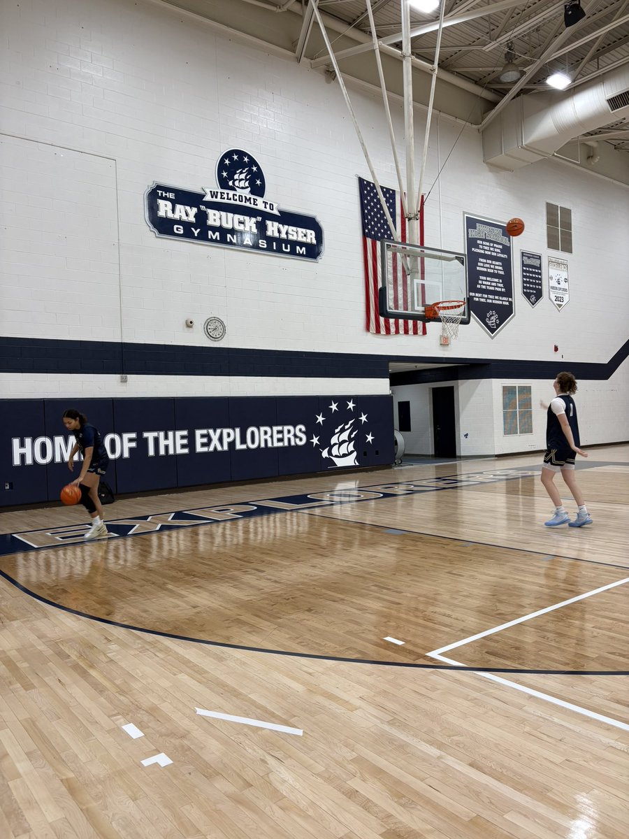 Road games start with road work🚦🏀 Appreciate Hudson HS for giving us the space to get better this morning! 💙 #zipswbb