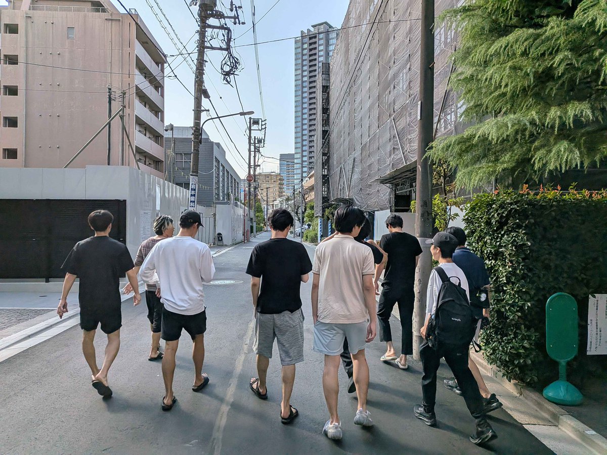 デカコーンハウス、最終日が一番ブチ上がってて最後まで最高だった

関わってくださった全ての方に感謝です。

解散してもみんなで頑張ろう‼️